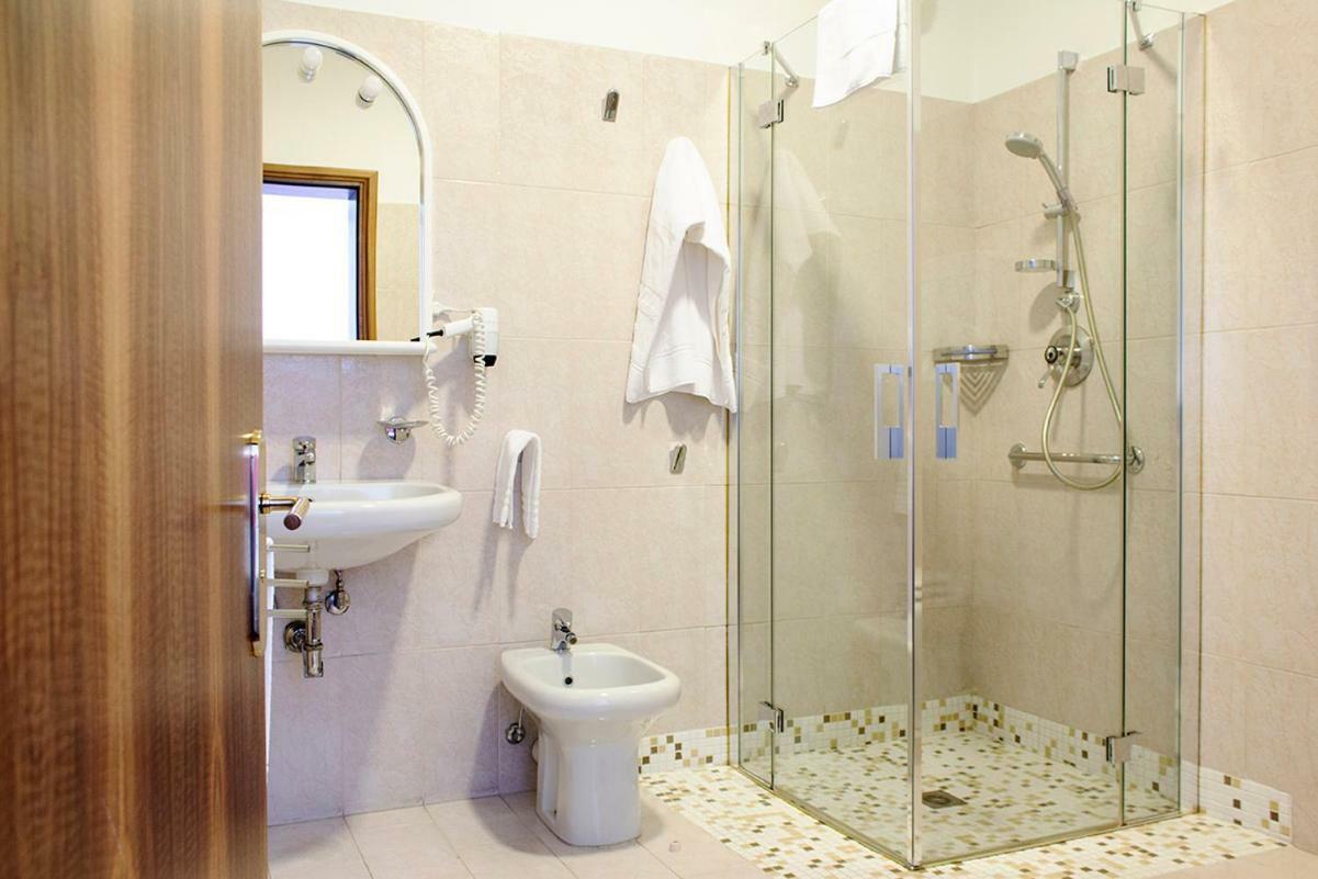 Albergo Ristorante Belvedere Codroipo Oda fotoğraf